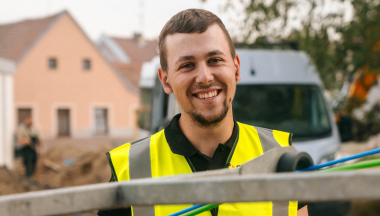 Nejvíc času zaberou přípravné práce, pokládka kabelů je pak už otázkou jednoho dne